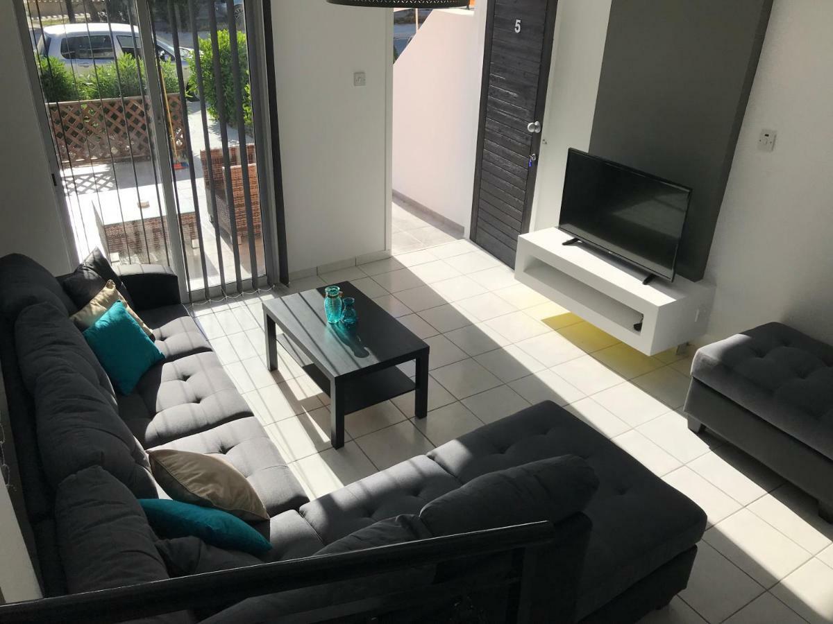 Diana Townhouse 5 Villa Paphos ภายนอก รูปภาพ